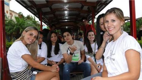 Luan Santana visita o Beto Carrero World