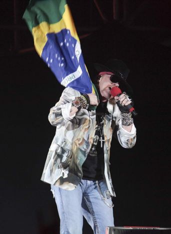 Gun's N' Roses abre turnê no Brasil