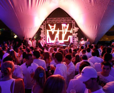 White Party encerra com chave de ouro a temporada 2010 do Matahari