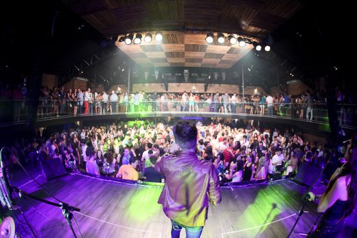 Noite de quarta-feira agitada na Fields em Floripa - Foto: 1