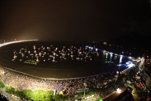 Big Beach Bootique recebe cerca de 100 mil pessoas na praia de Balnerio Cambori - Foto: 2